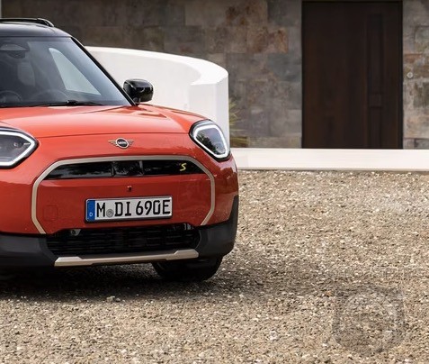 Mini Aceman EV SUV Hits The Ground Running